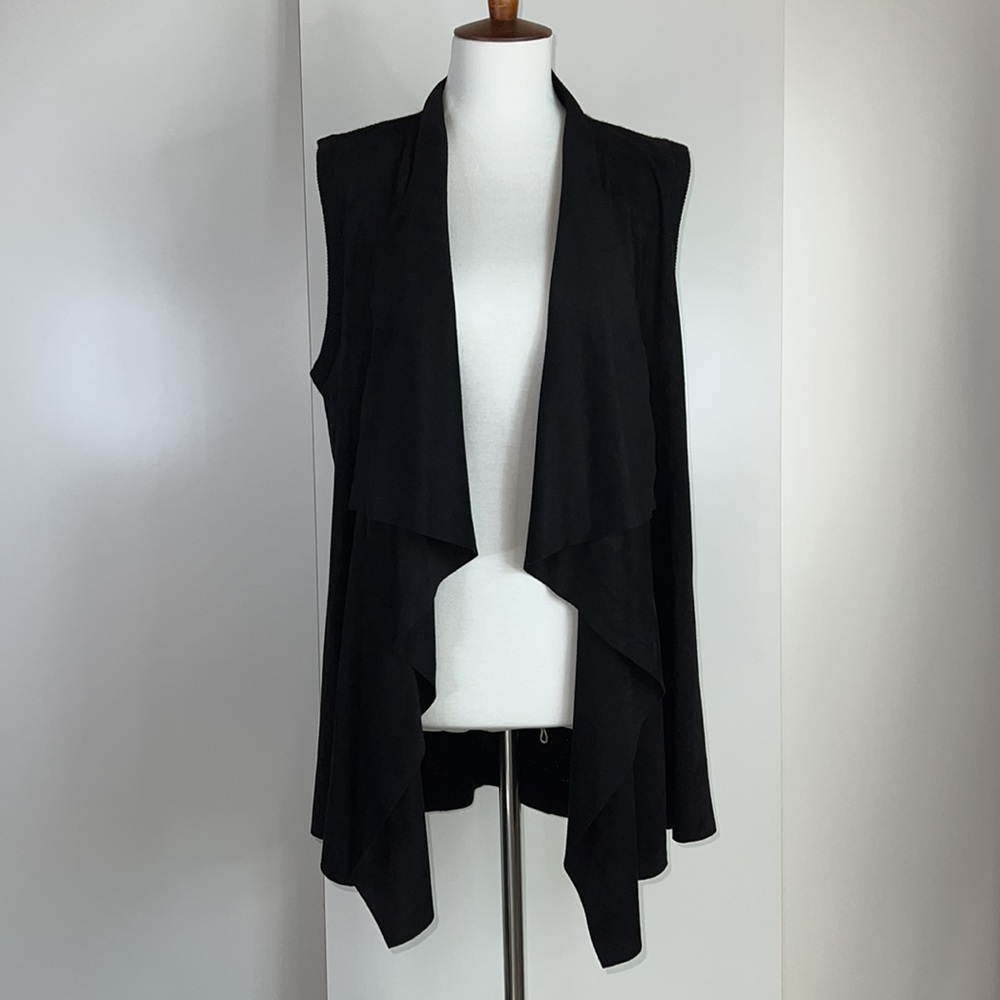 SOCIETY 8 black waterfall faux suede front vest knit contrast backing